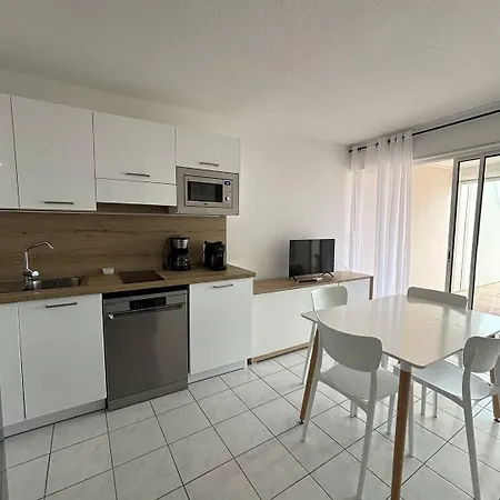 4 Personnes Natura 106 * Agde